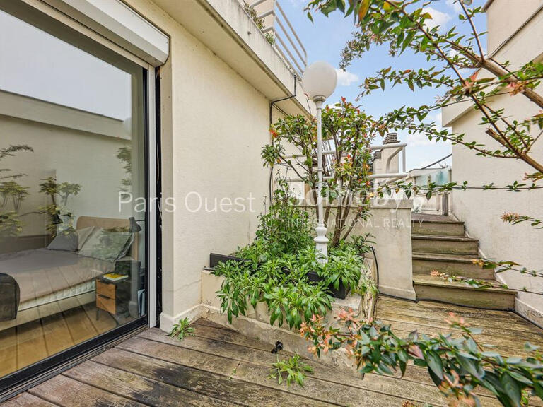 Apartment Paris 16e - 2 bedrooms - 195m²