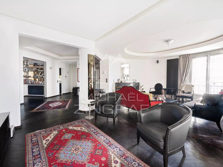 Apartment Paris 16e - 3 bedrooms - 181m²