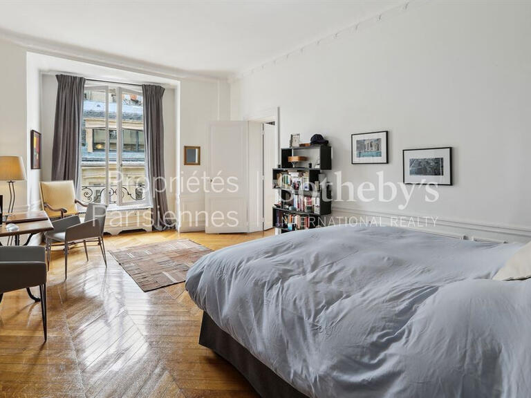 Apartment Paris 16e - 2 bedrooms - 244m²