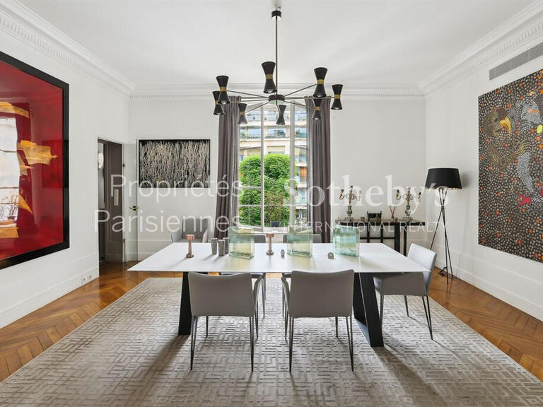 Apartment Paris 16e - 2 bedrooms - 244m²