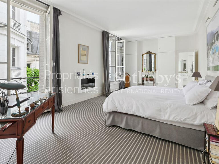 Apartment Paris 16e - 2 bedrooms - 244m²