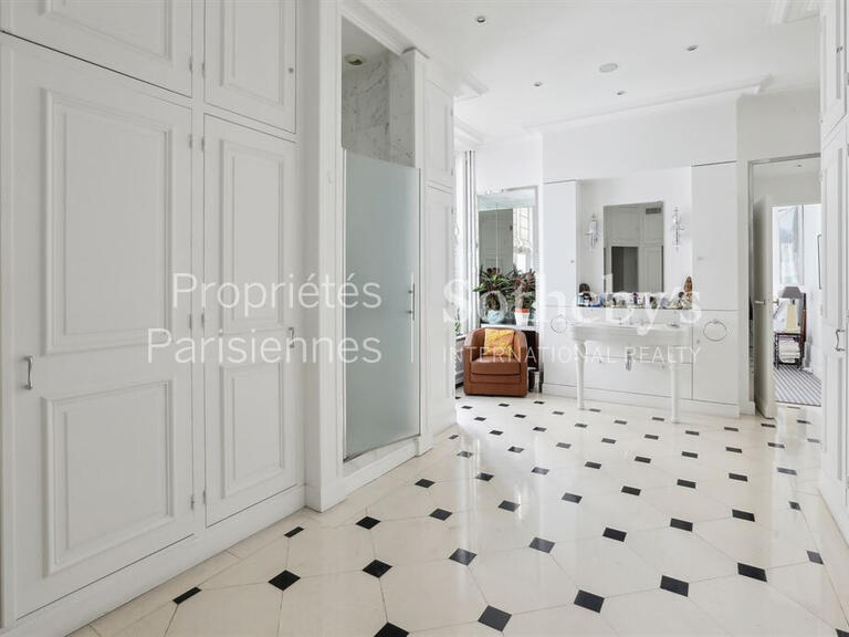 Apartment Paris 16e - 2 bedrooms - 244m²