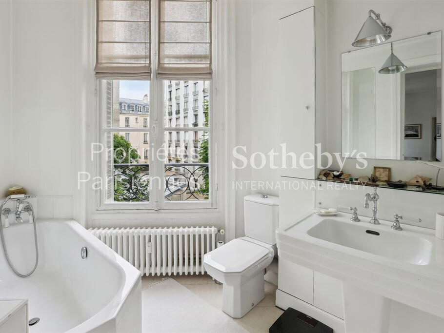 Apartment Paris 16e