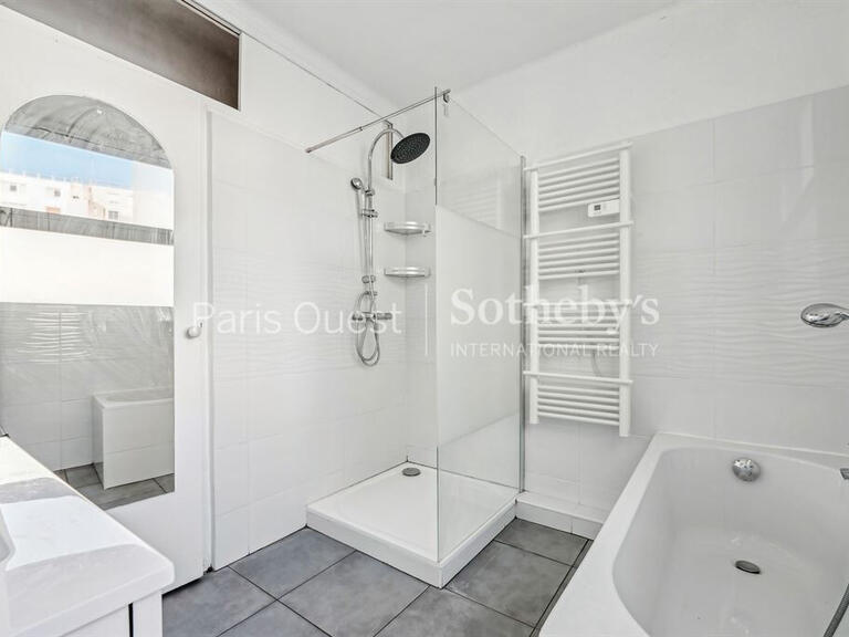 Appartement Paris 16e - 2 chambres - 115m²