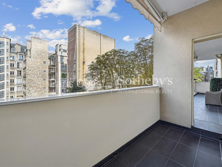 Apartment Paris 16e - 2 bedrooms - 210m²