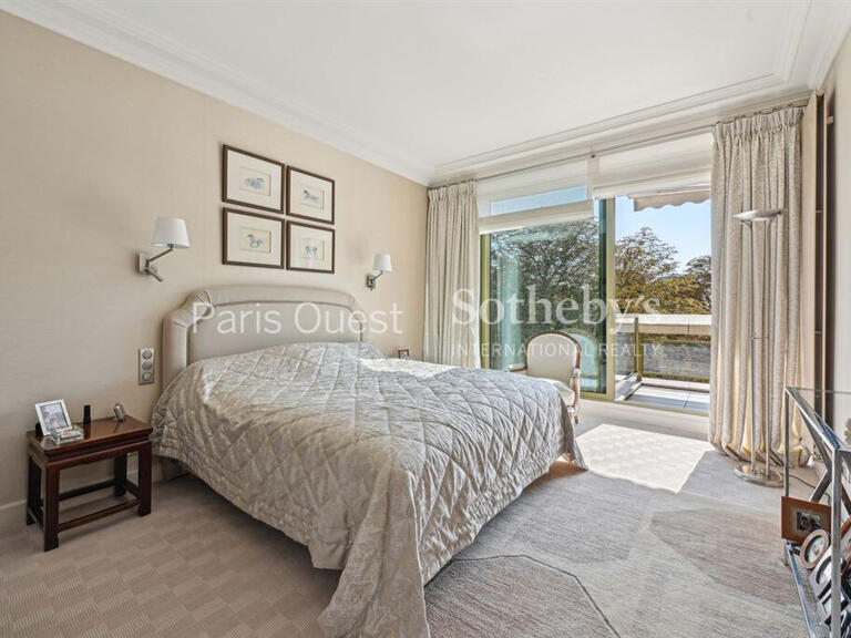 Apartment Paris 16e - 2 bedrooms - 210m²