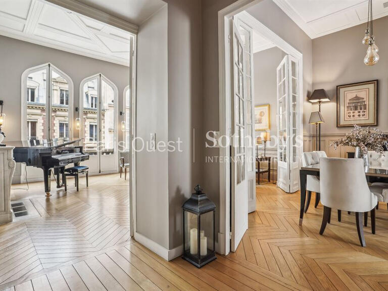 House Paris 17e - 6 bedrooms - 245m²