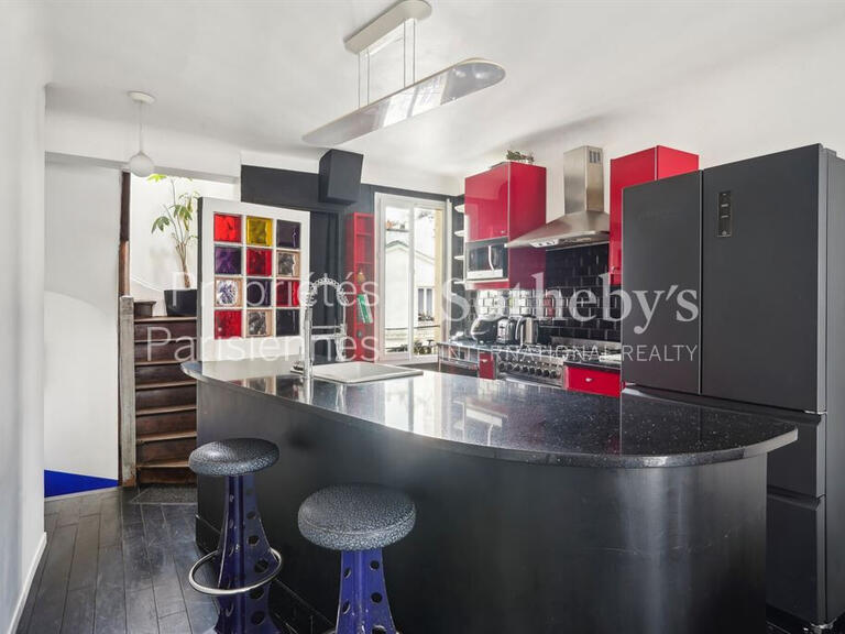 Sale Apartment Paris 18e - 3 bedrooms