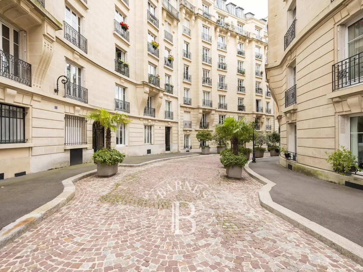 Apartment Paris 18e