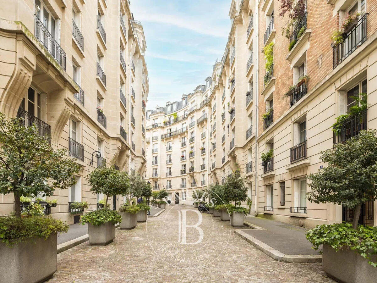 Apartment Paris 18e