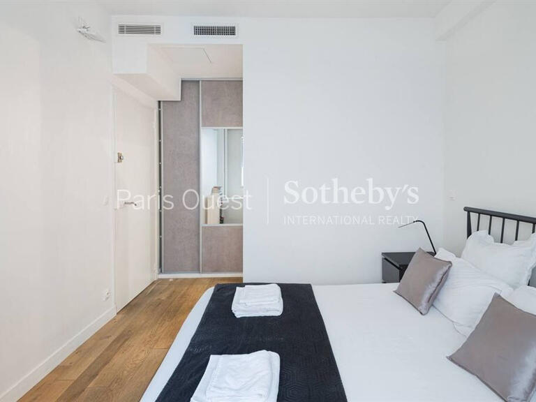 Appartement Paris 18e - 7 chambres - 261m²