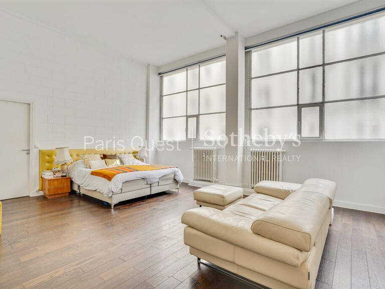 Apartment Paris 18e - 7 bedrooms - 261m²