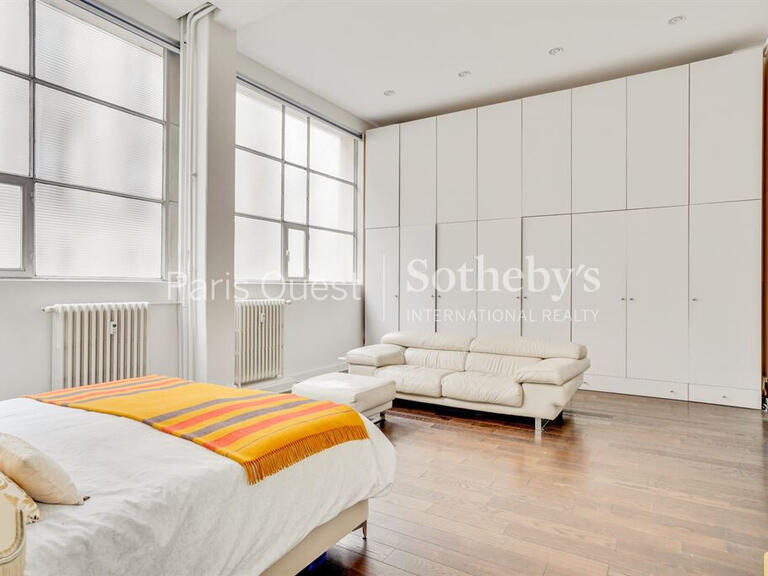 Apartment Paris 18e - 7 bedrooms - 261m²