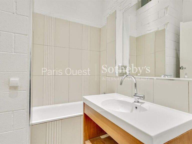 Apartment Paris 18e - 7 bedrooms - 261m²