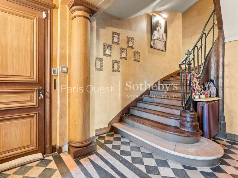 House Paris 18e - 4 bedrooms - 390m²