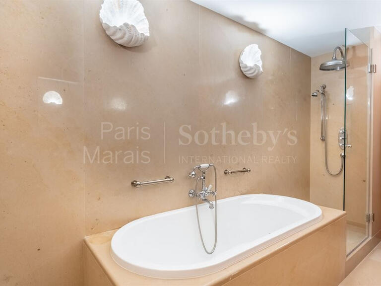 Apartment Paris 1er - 3 bedrooms - 310m²