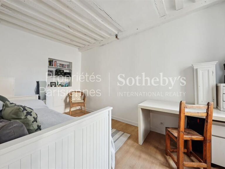 Sale Apartment Paris 1er - 4 bedrooms