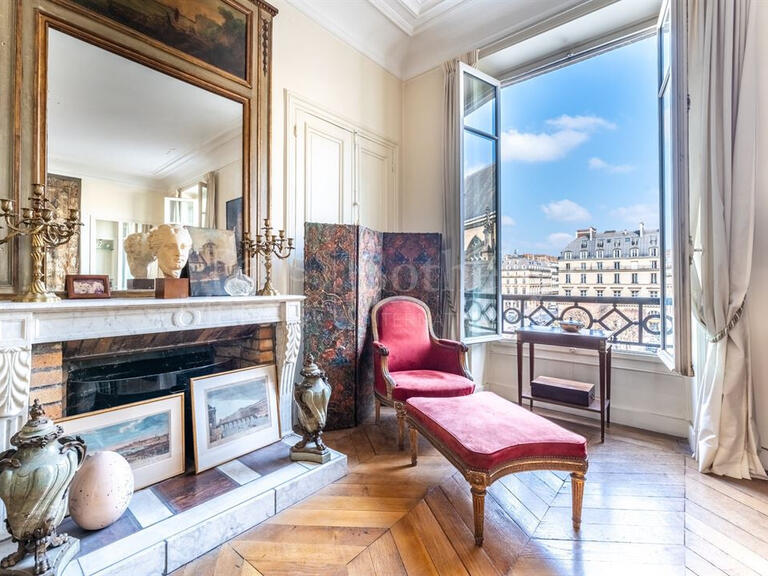 Sale Apartment Paris 1er - 2 bedrooms