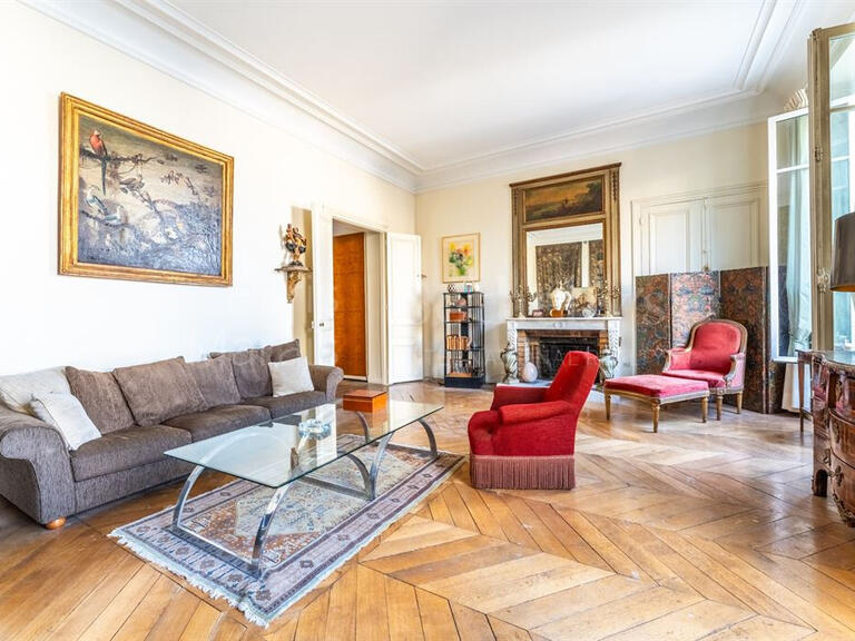 Sale Apartment Paris 1er - 2 bedrooms