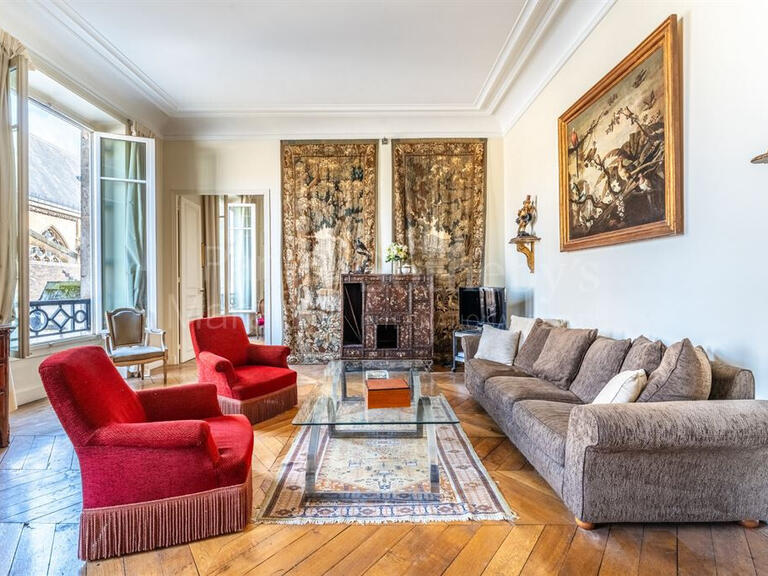 Sale Apartment Paris 1er - 2 bedrooms