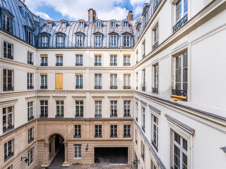 Sale Apartment Paris 1er - 2 bedrooms