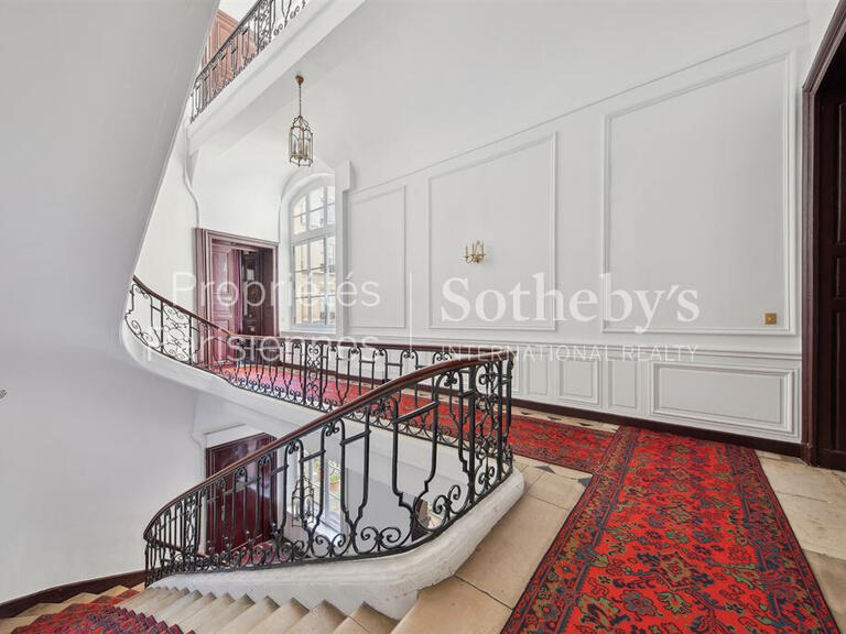 Apartment Paris 1er - 2 bedrooms - 134m²