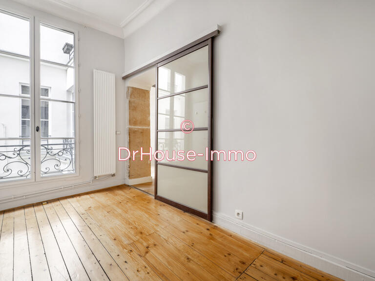 Appartement Paris 3e - 2 chambres - 77m²