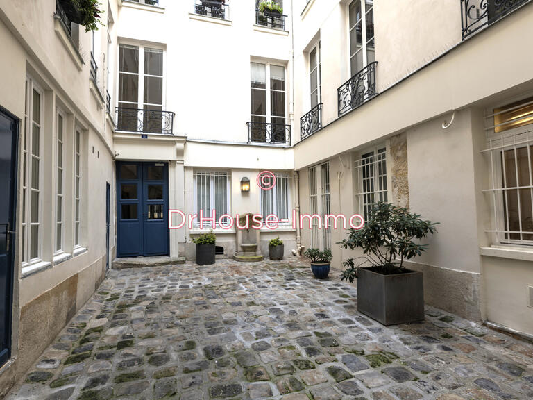 Appartement Paris 3e - 2 chambres - 77m²