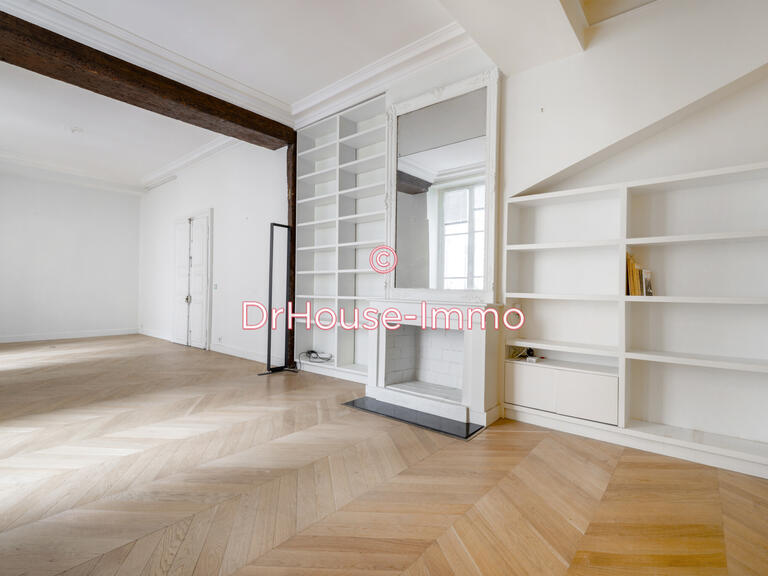 Appartement Paris 3e - 2 chambres - 77m²