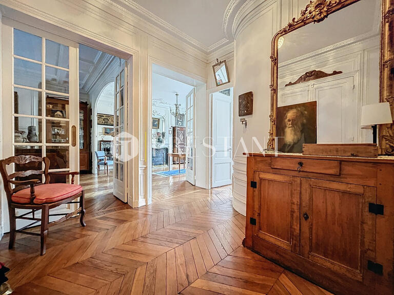 Apartment Paris 3e - 4 bedrooms - 142m²