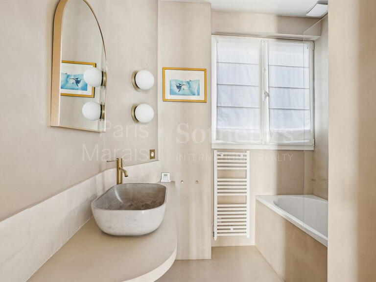 Appartement Paris 3e - 3 chambres - 126m²