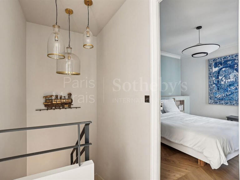 Appartement Paris 3e - 3 chambres - 126m²