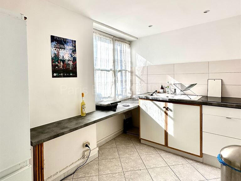 Appartement Paris 3e - 2 chambres - 77m²