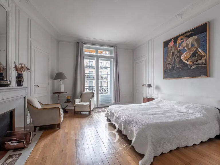 Sale Apartment Paris 6e - 4 bedrooms