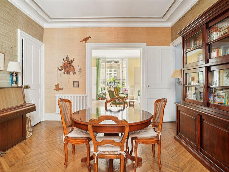 Sale Apartment Paris 6e - 3 bedrooms