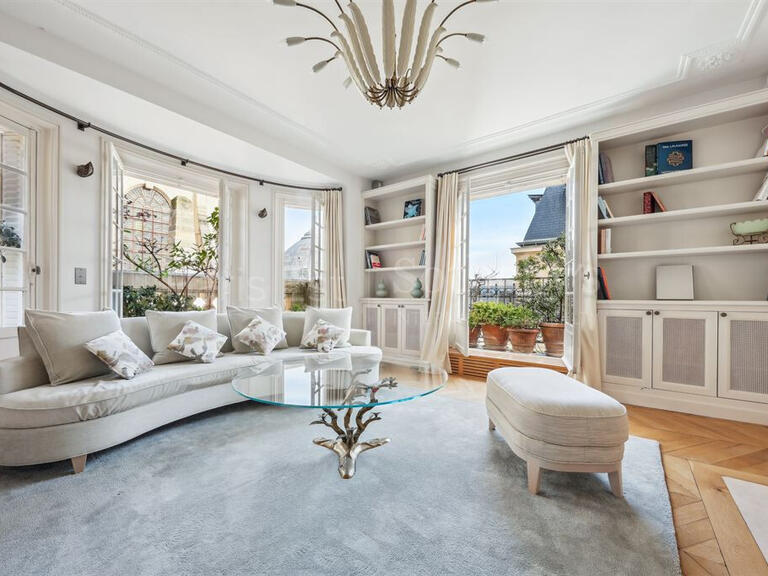 Sale Apartment Paris 6e - 2 bedrooms