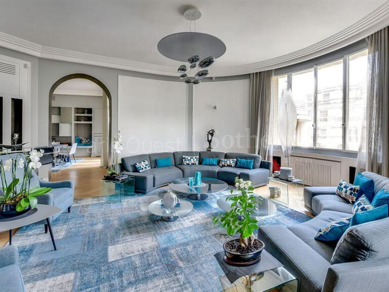 Sale Apartment Paris - 3 bedrooms