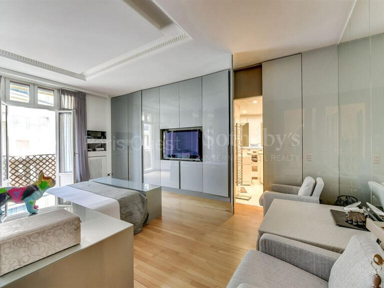 Sale Apartment Paris - 3 bedrooms
