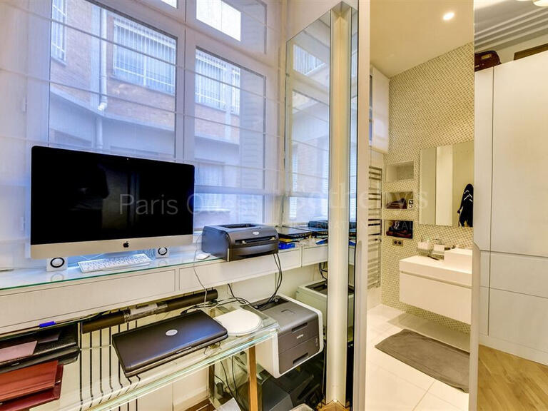 Sale Apartment Paris - 3 bedrooms