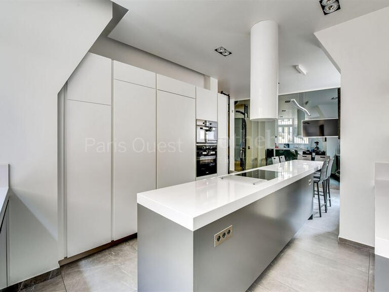 Sale Apartment Paris - 3 bedrooms