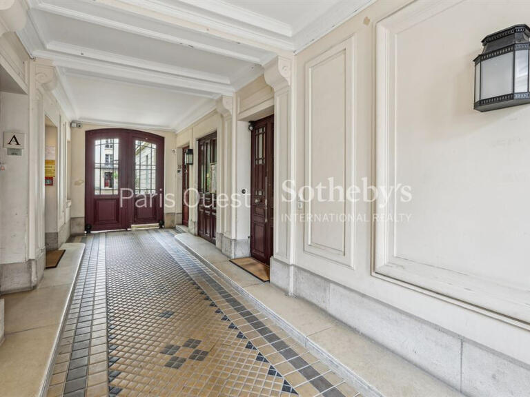 Appartement Paris 7e - 2 chambres - 75m²