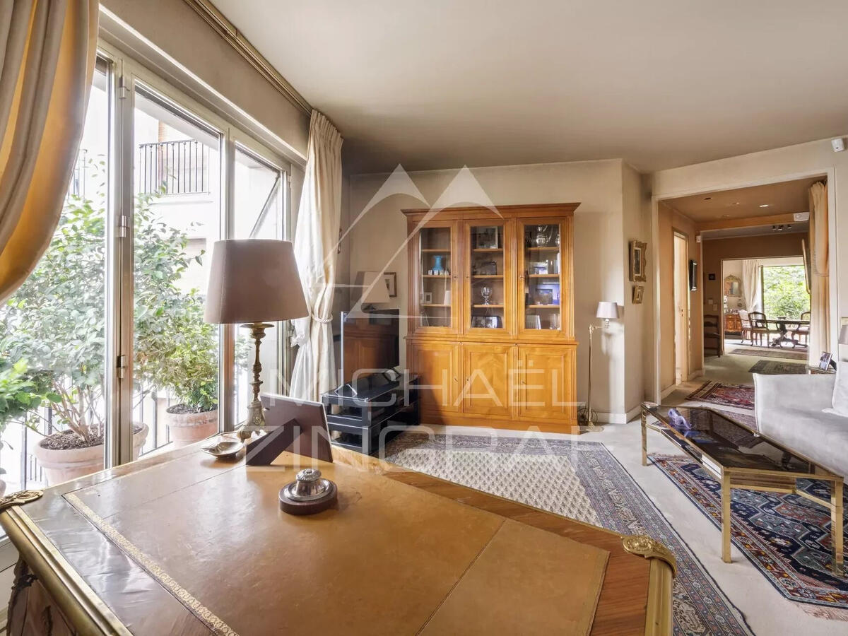 Apartment Paris 7e