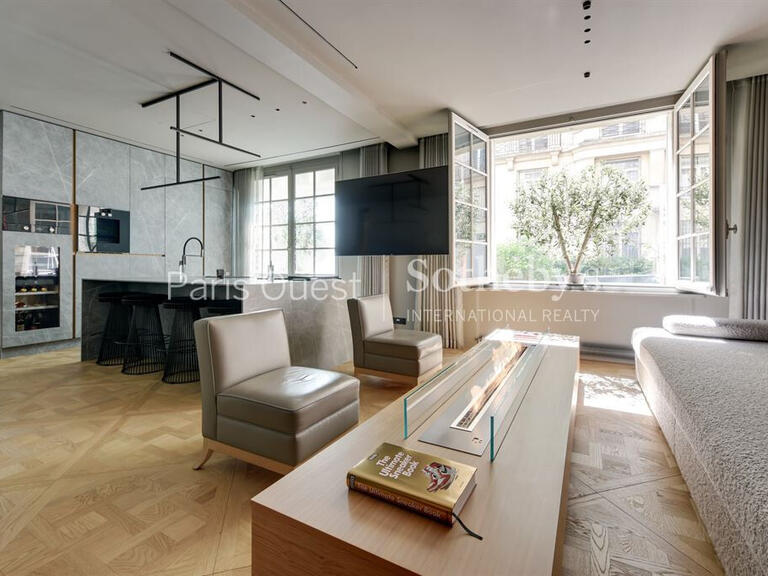 Sale Apartment Paris 7e - 2 bedrooms