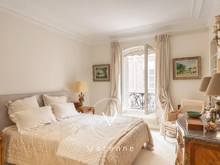 Appartement Paris 7e - 1 chambre - 103m²