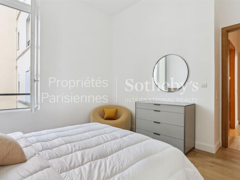 Appartement Paris 7e - 2 chambres - 81m²