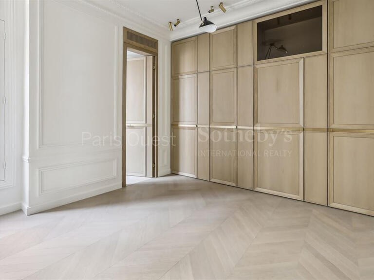 Apartment Paris 8e - 3 bedrooms - 160m²