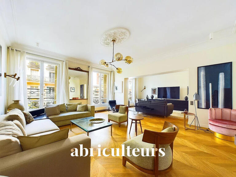 Appartement Paris 8e - 3 chambres - 217m²