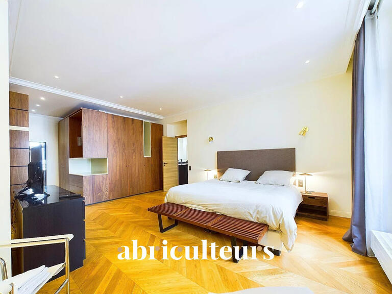 Appartement Paris 8e - 3 chambres - 217m²