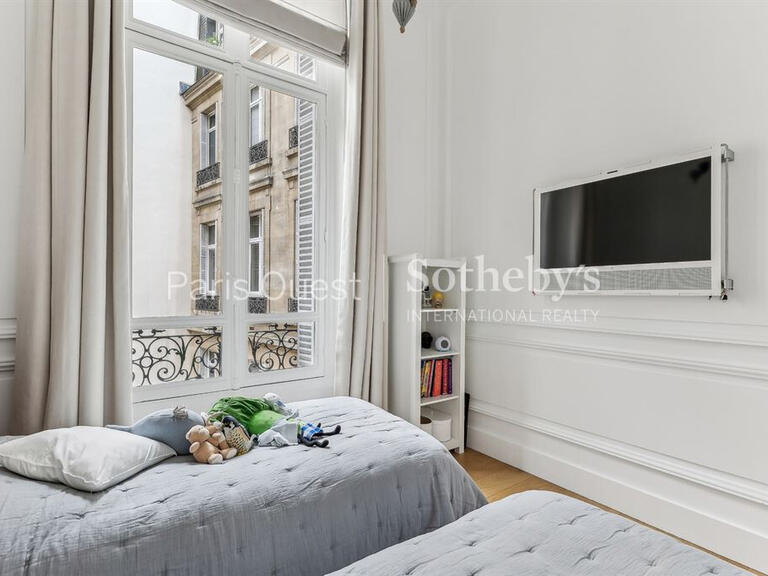 Appartement Paris 8e - 3 chambres - 248m²