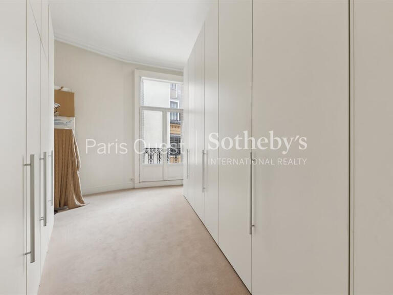 Apartment Paris 8e - 3 bedrooms - 156m²